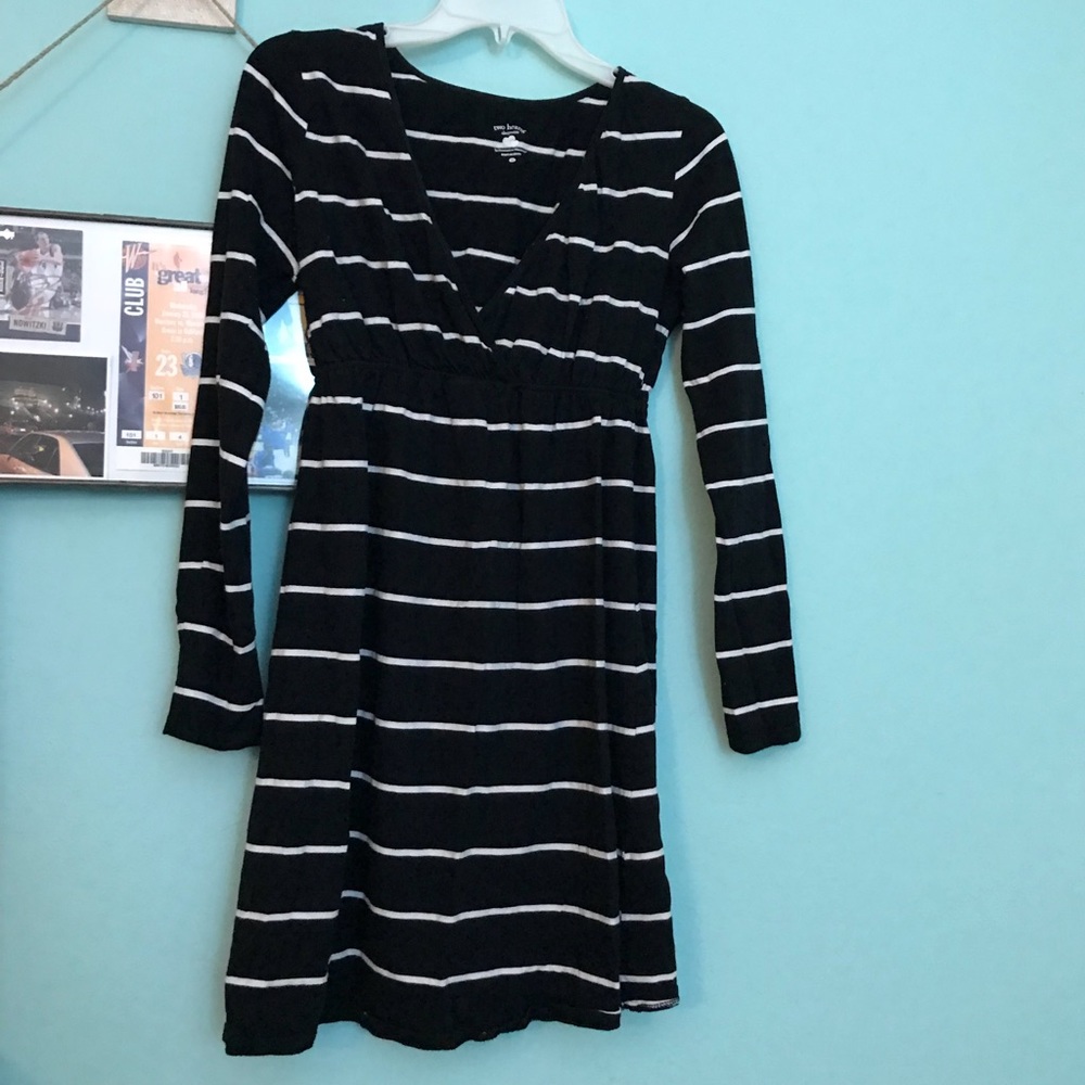 Black & white maternity/nursing night shirt